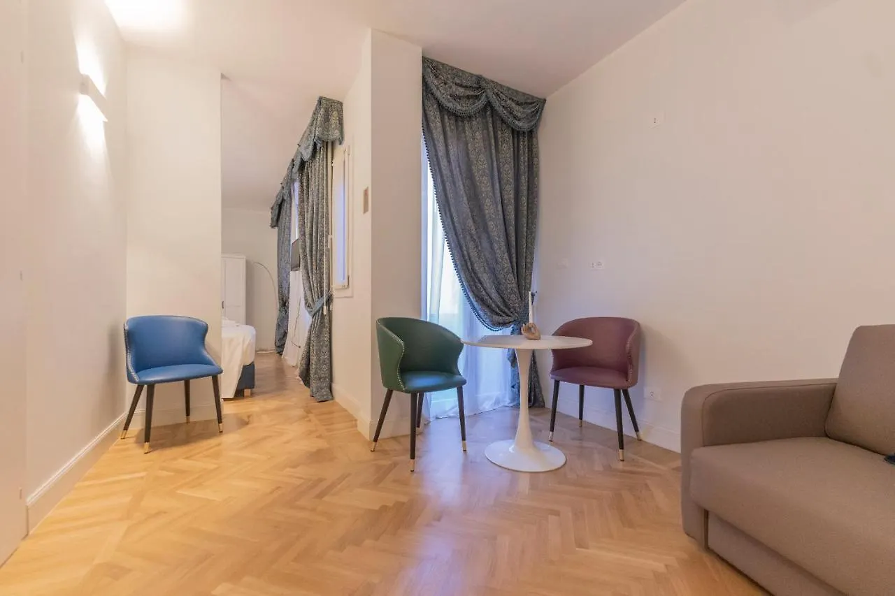 Aldrovandi Luxury Suites And Apartment Bologna 0*,