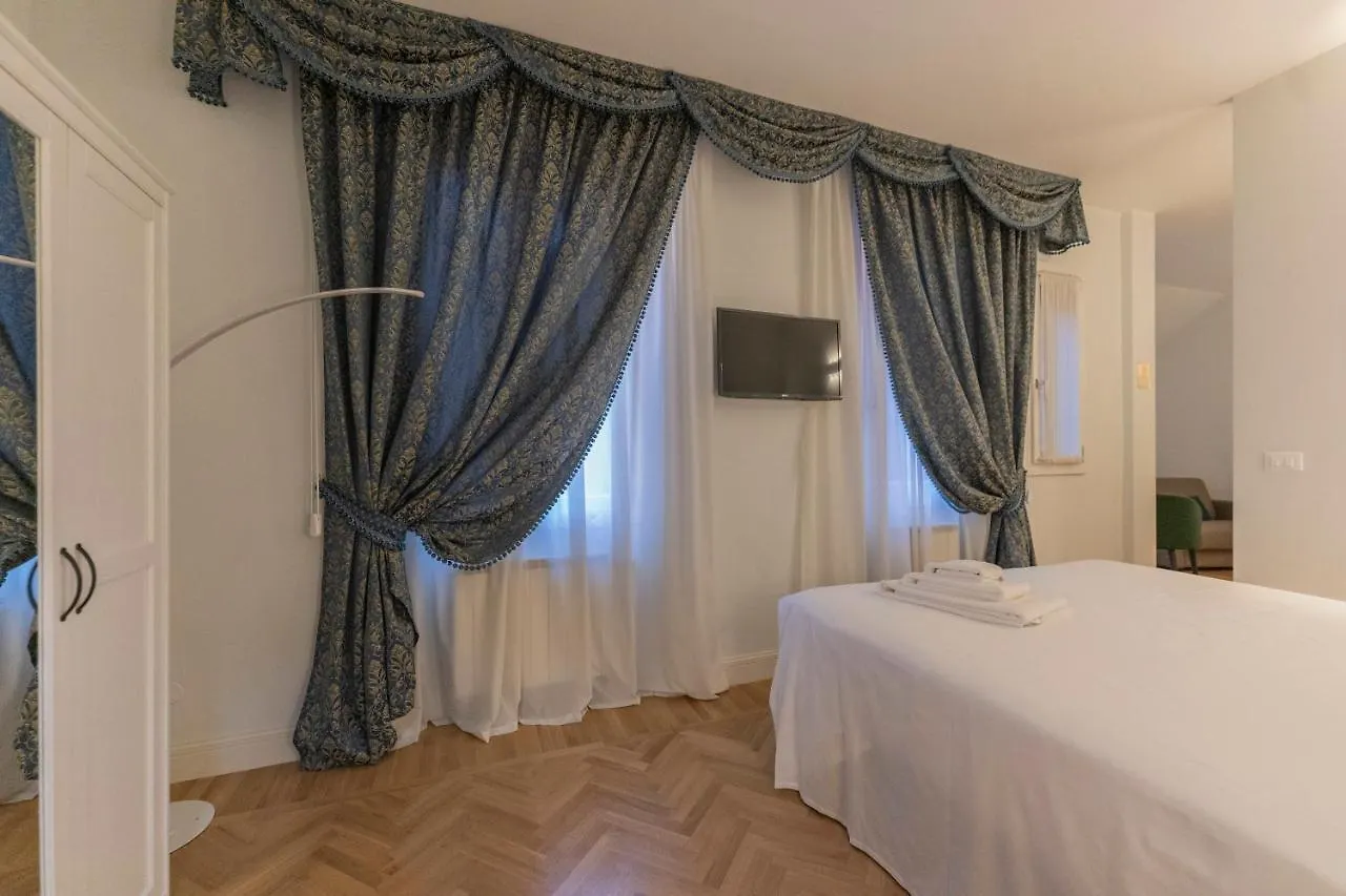 Aldrovandi Luxury Suites And Apartment Bologna