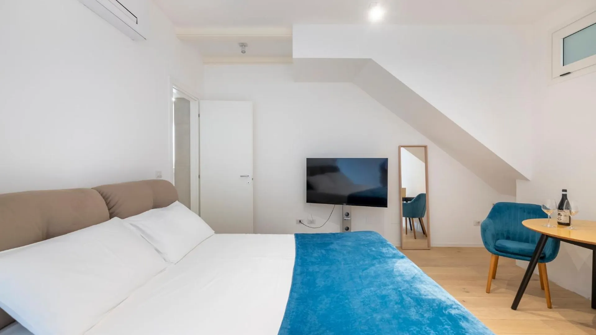 Aldrovandi Luxury Suites And Apartment Bologna 0*,